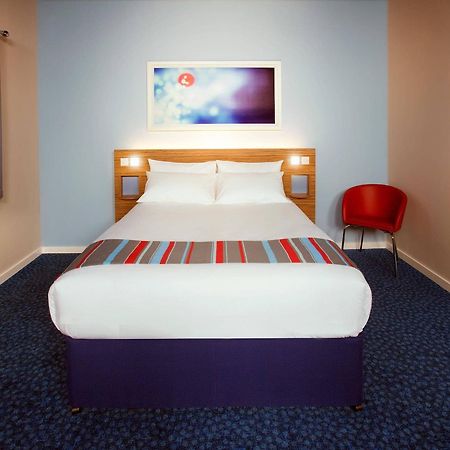 Travelodge Battersea لندن المظهر الخارجي الصورة
