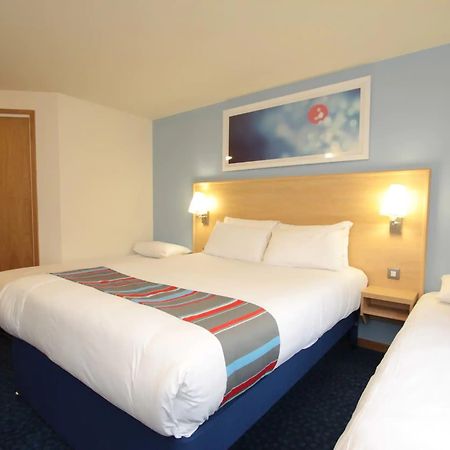 Travelodge Battersea لندن المظهر الخارجي الصورة