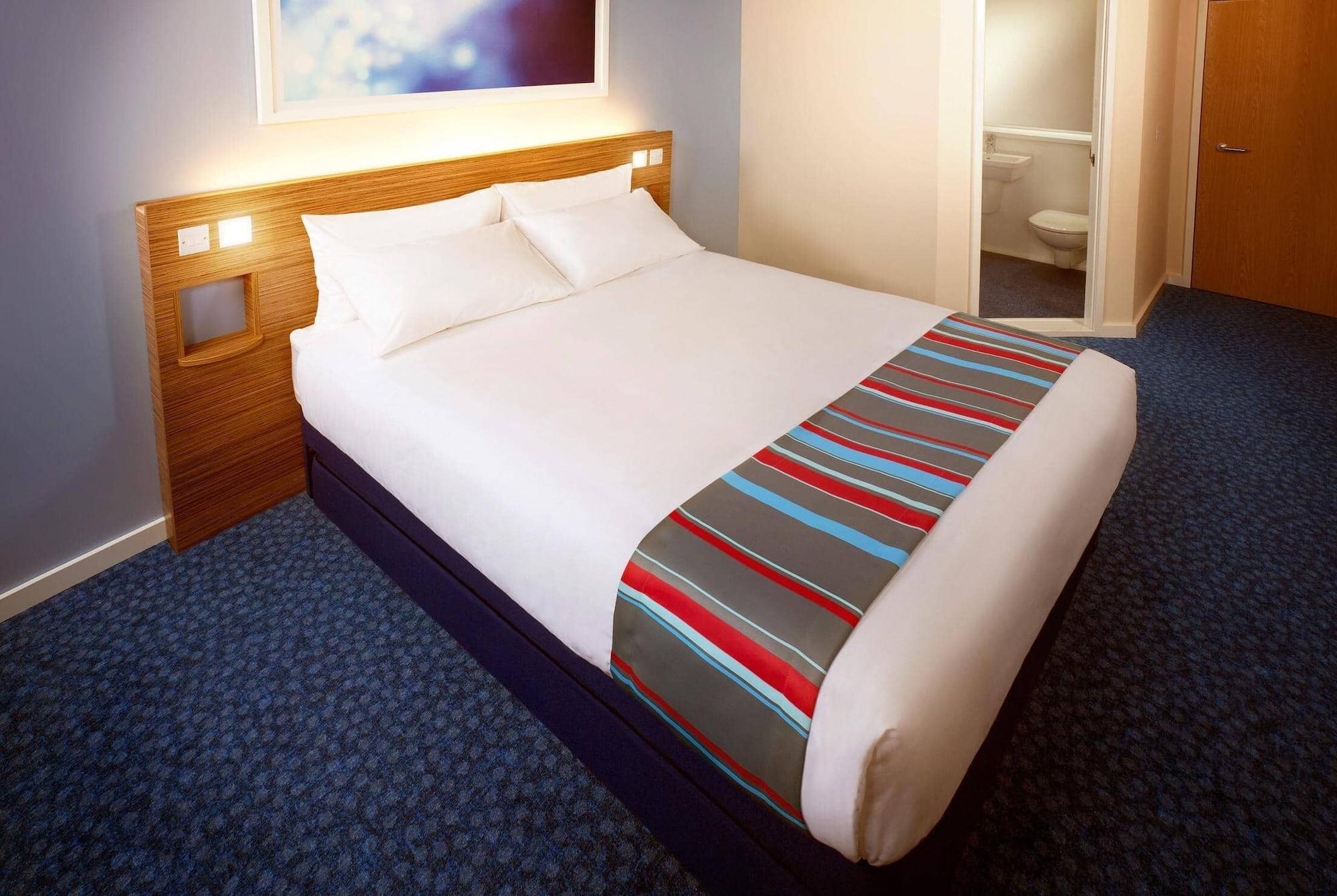 Travelodge Battersea لندن المظهر الخارجي الصورة