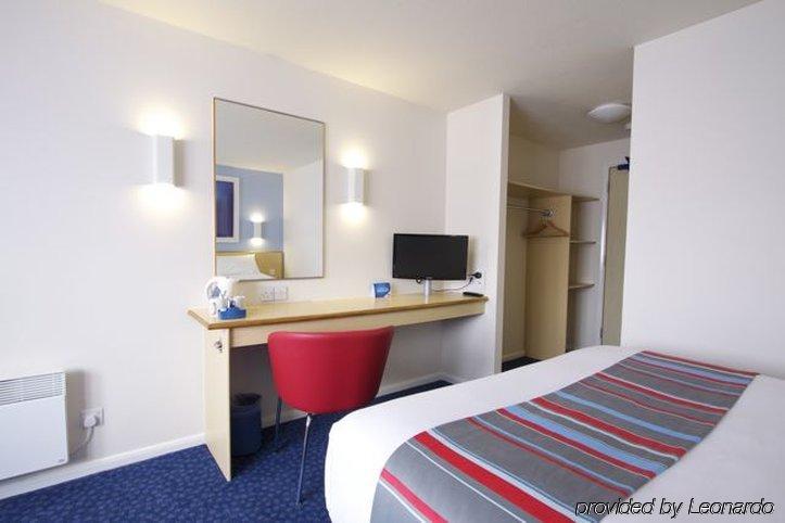 Travelodge Battersea لندن المظهر الخارجي الصورة