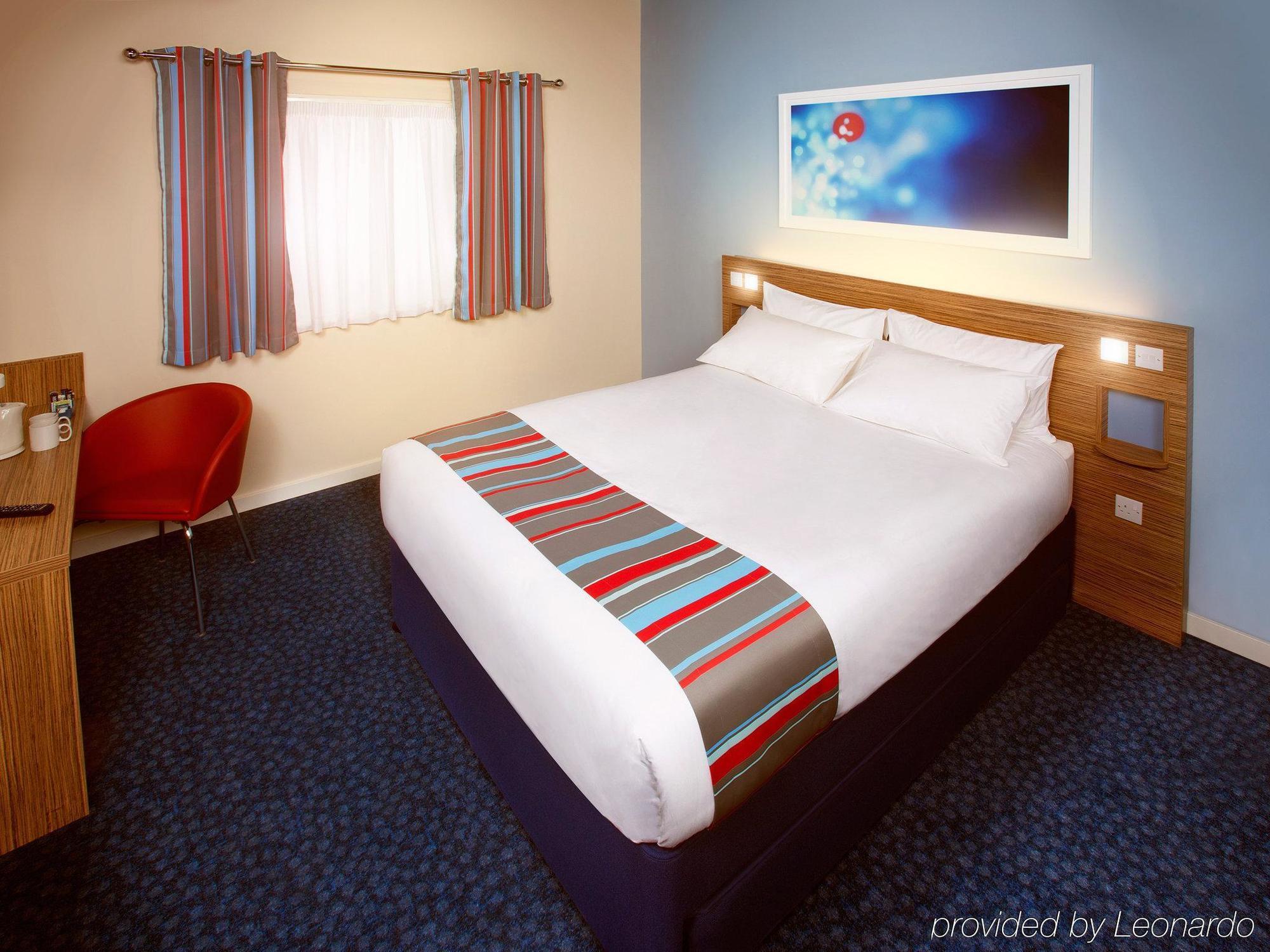 Travelodge Battersea لندن المظهر الخارجي الصورة